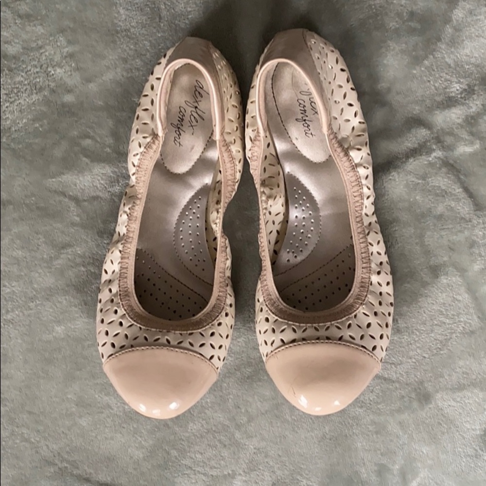 White and tan Ballerina flats